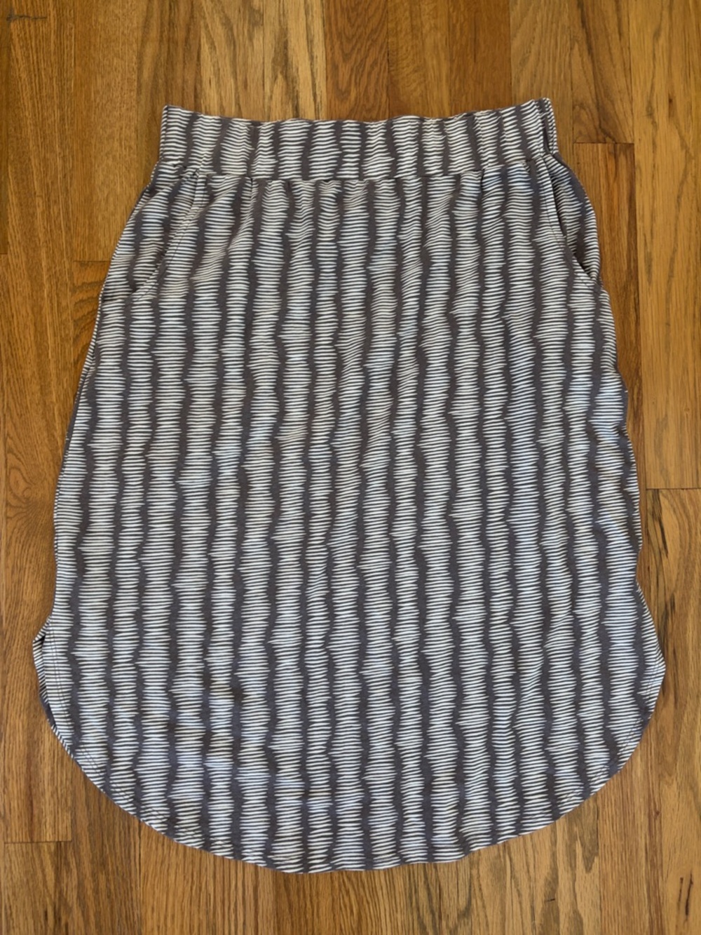 Synergy Organic Clothing Gray and White Skirt